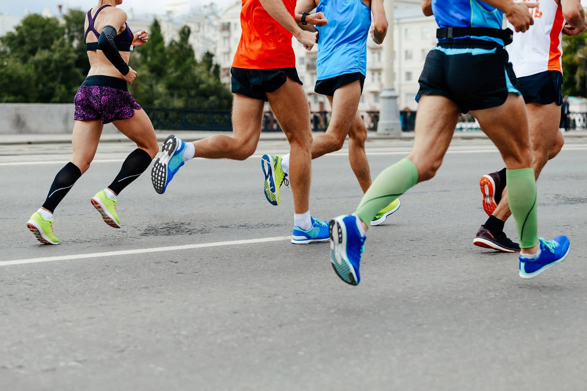 Plan d'entraînement marathon en 4h (Illustration : coureurs en action)